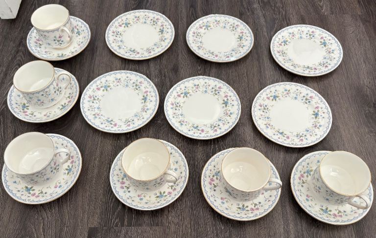 Paragon Florabella tea set