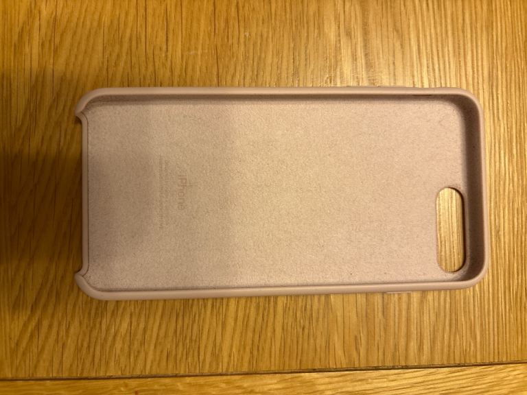 Apple iPhone 7 plus Cover in pink vgc. Apple brand.