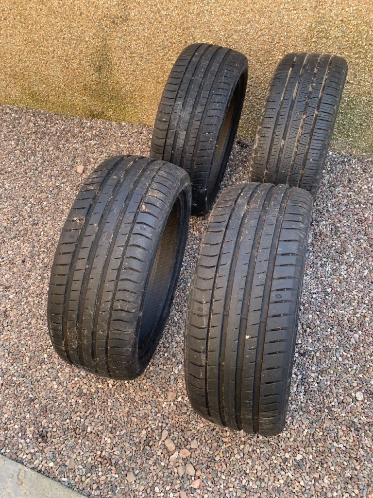 Almost new set of tyres 245/45R20