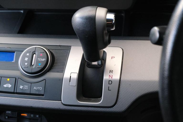 2025 Honda Freed Hybrid - 1 Owner HYBRID ELECTRIC Automatic