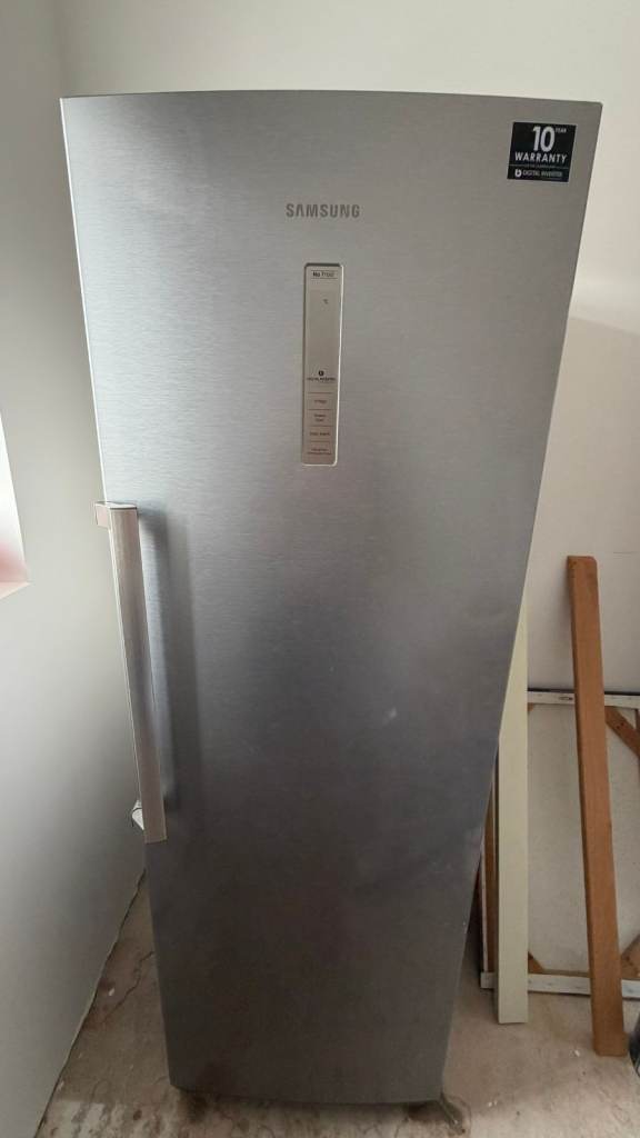 Samsung RR35H6110SA 350L Tall Fridge – Stainless Steel / Silver – No Frost
