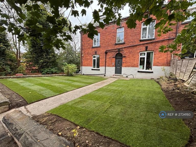 1 bedroom flat in Buckingham Mount, Leeds, LS6 (1 bed) (#2734193)