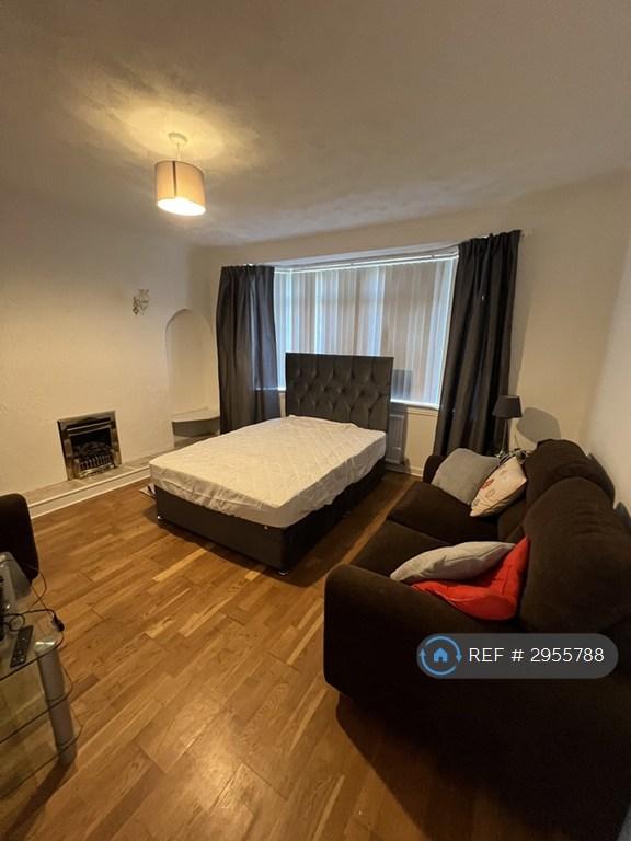 4 bedroom flat in Sighthill Loan, Edinburgh, EH11 (4 bed) (#2955788)