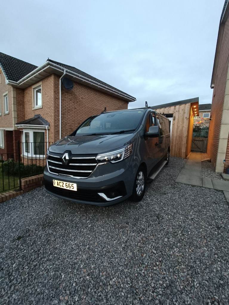 Renault Trafic Sport+ 6-Seater Crew Van