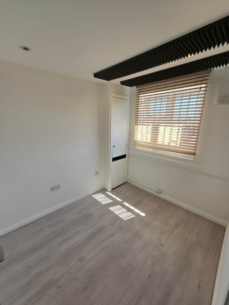 Office / Creative / Music Space – Shoreham Port (Brighton) – £390pm (All Inclusive) 24/7 access