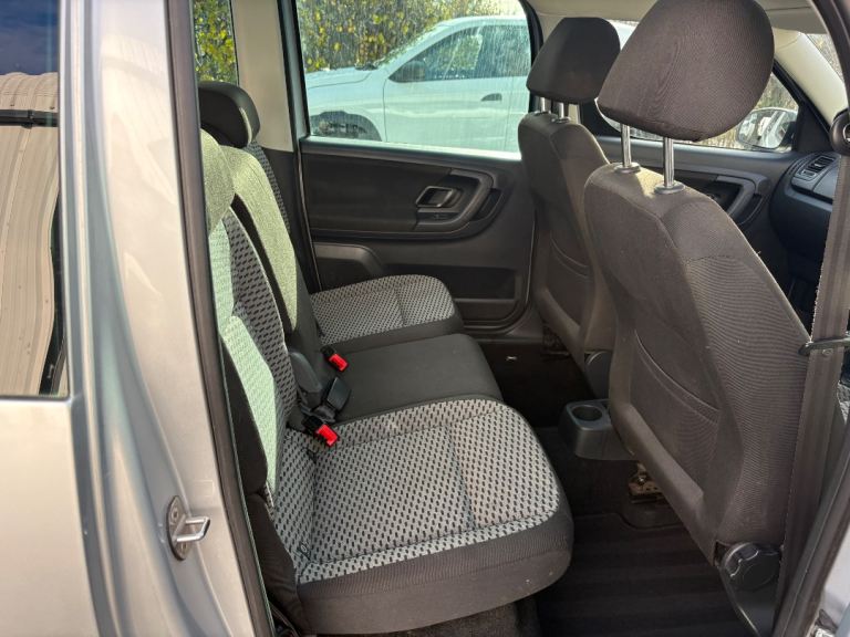 Skoda, ROOMSTER, MPV, 2010, Semi-Auto, 1197 (cc), 5 doors