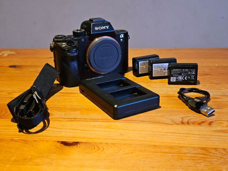 Sony A7R ii 42MP Full Frame camera, e mount - UK shipping Only