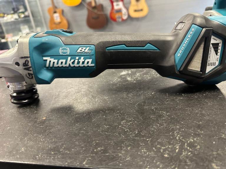 MAKITA GRINDER - BODY ONLY