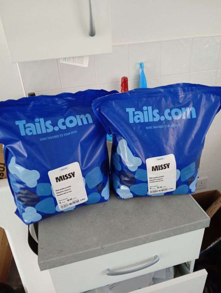 Tails 5kg dry food bags x2