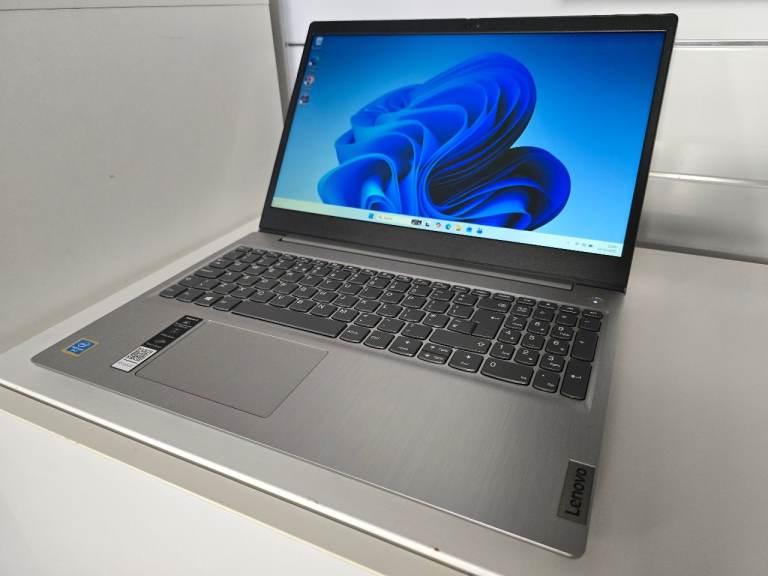 Lenovo Ideapad 3 15inch laptop 8GB Ram, Win 11