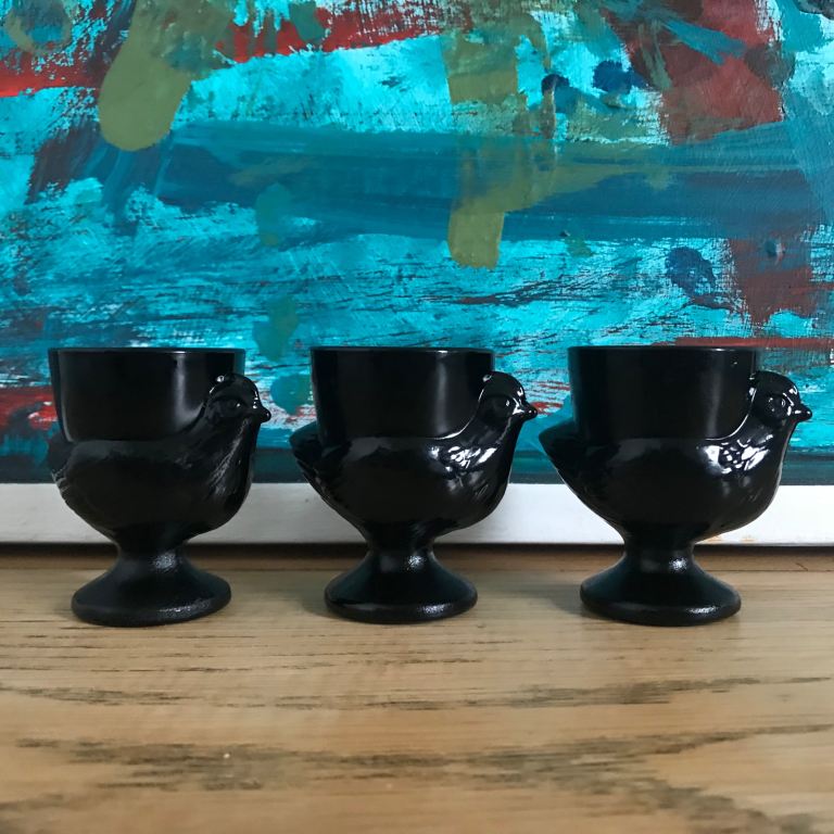 Vintage 70s French black glass chicken egg cups 🐓
