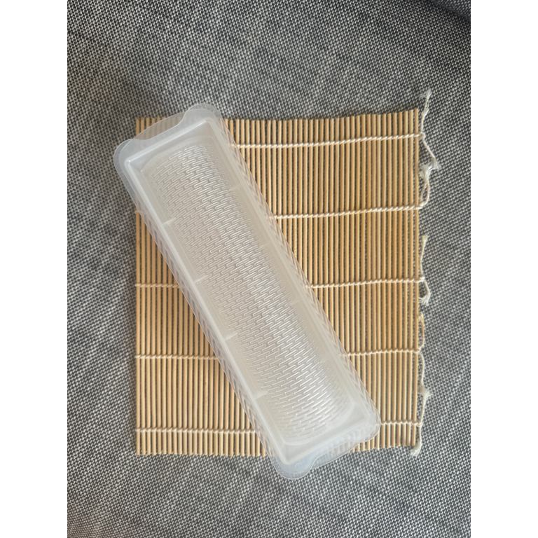 Maki sushi maker and rolling mat 