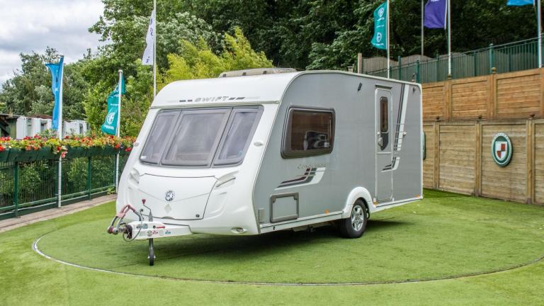 Swift Conqueror 480 - 2009