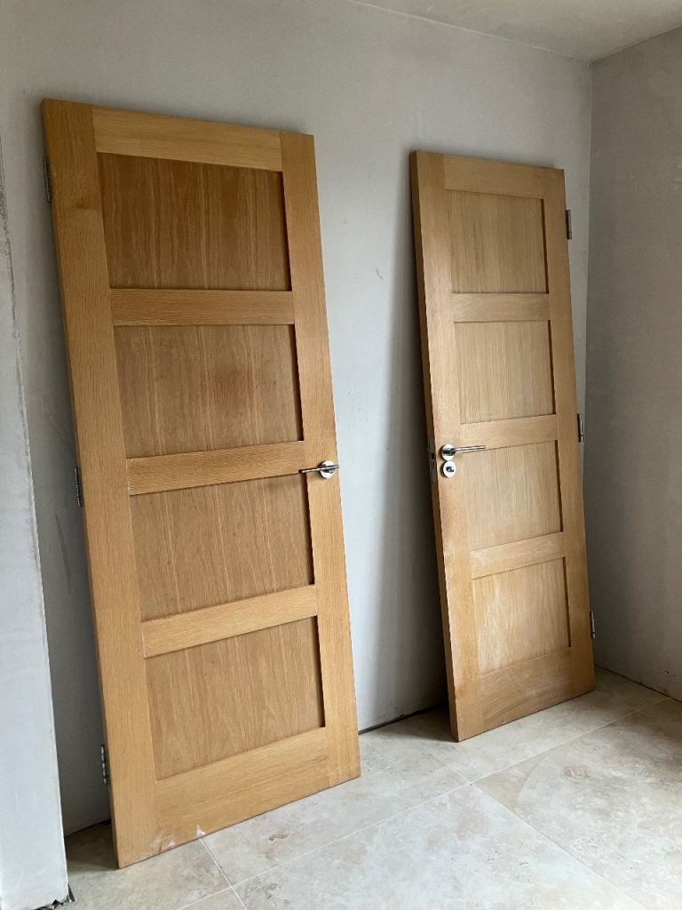 Oak panel shaker doors x 3