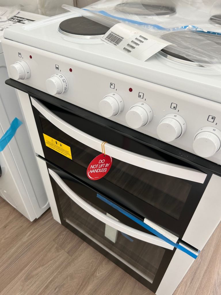 Essentials CFFTE60W22 Twin Cavity Electric Cooker – White, New