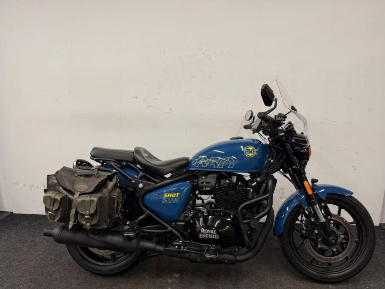 ROYAL ENFIELD CONTINENTAL GT SHOTGUN ** SHOWA SUSPENSION - LUGGAGE - USB PORT **