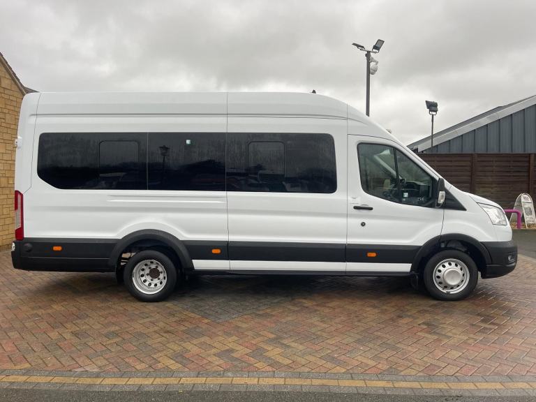 Ford TRANSIT 460 TDCI 170 L4H3 TREND ECOBLUE 17 SEAT MINIBUS HIGH ROOF DRW RWD