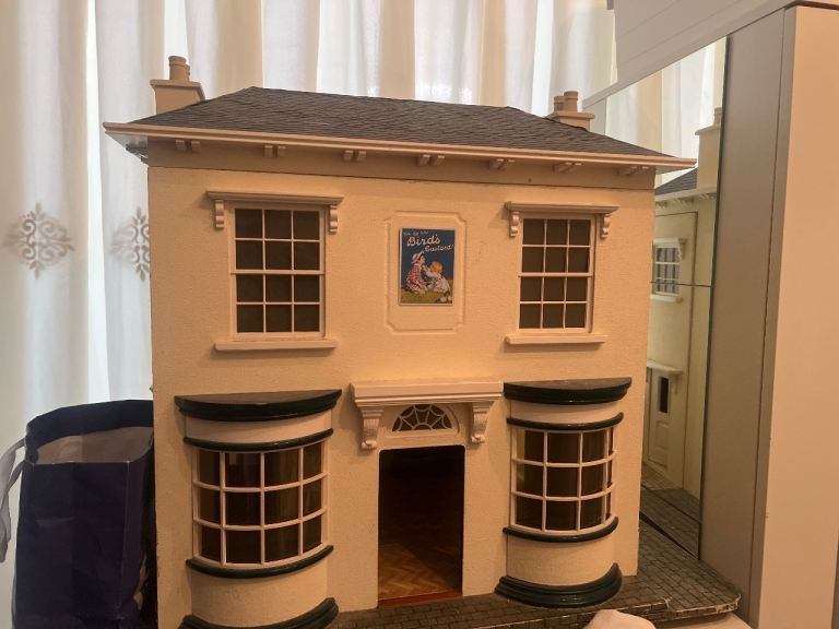 Cream Wooden Doll's House with Detailed Frontage - Good Condition