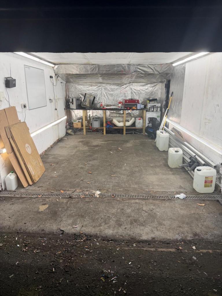 Workshop/ storage unit approximately 12ft x 20ft