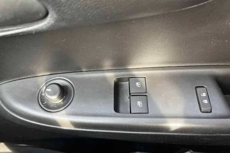 2019 Vauxhall Viva 1.0 [73] SE 5dr [A/C] HATCHBACK PETROL Manual