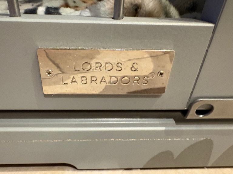 Lord and Labradors wooden dog crate