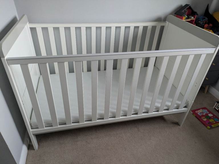 Tutti Bambini Rio Cot Bed with Cot Top Changer & Mattress - White & Dove Grey