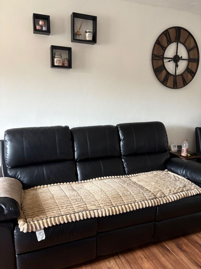 Black Leather Recliner Sofa and Armchair Set – Good Condition