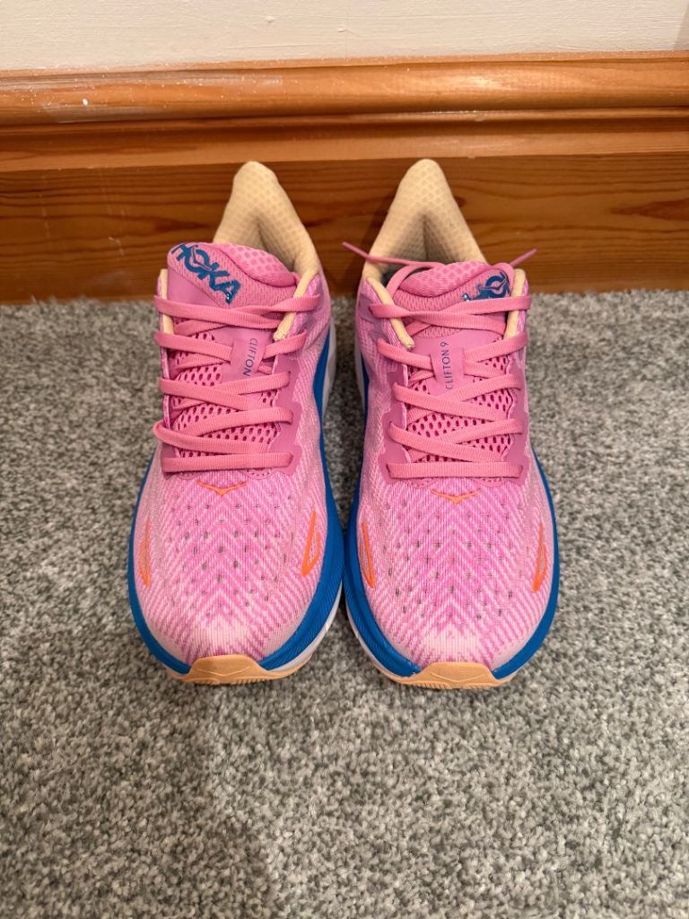 Hoka Clifton 9 trainers 