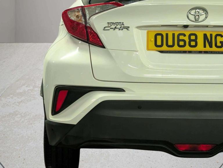 2018 Toyota C-HR 1.2T Design 5dr HATCHBACK PETROL Manual