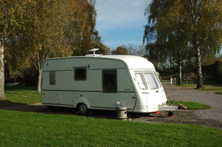 1995 Vanroyce Classic 470 ETL | Luxury 2-Berth Touring Caravan | Well-Equipped