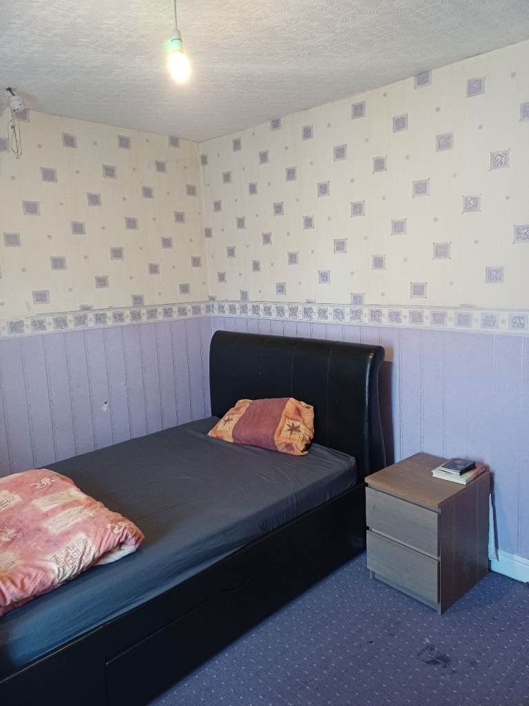 DOUBLE ROOM AVAILABLE !ALL BILLS INCLUDED 