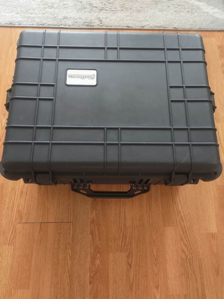Challenger heavy duty case with foam