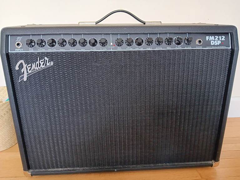 Fender 100w FM212 DSP-2-Channel Guitar Amplifier – Good Condition