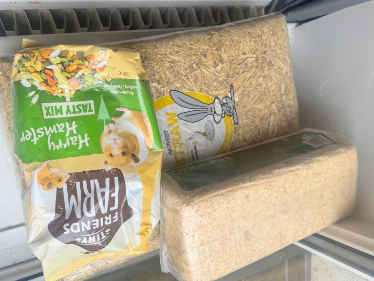 Hamster food, 700g, hay and sawdust, brand new.