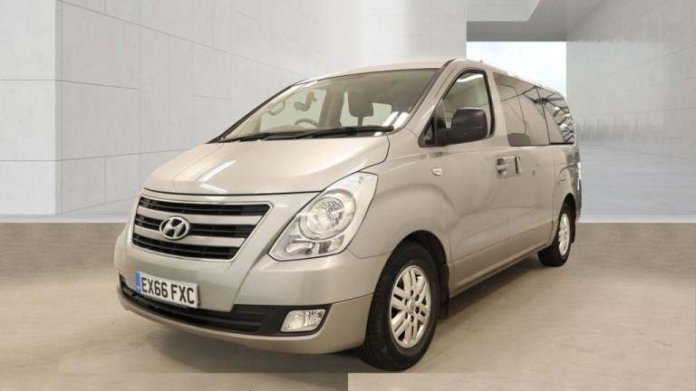 2016 Hyundai i800 2.5 CRDi SE MPV 5dr Diesel Manual Euro 6 (136 ps) MPV Diesel Manual