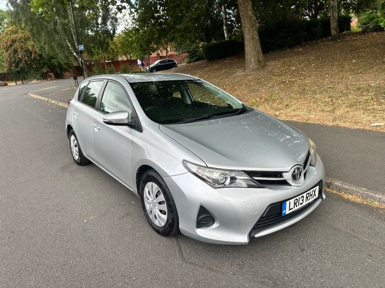 2013 13 TOYOTA AURIS 1.4 D4D ACTIVE SILVER £20 ROAD TAX