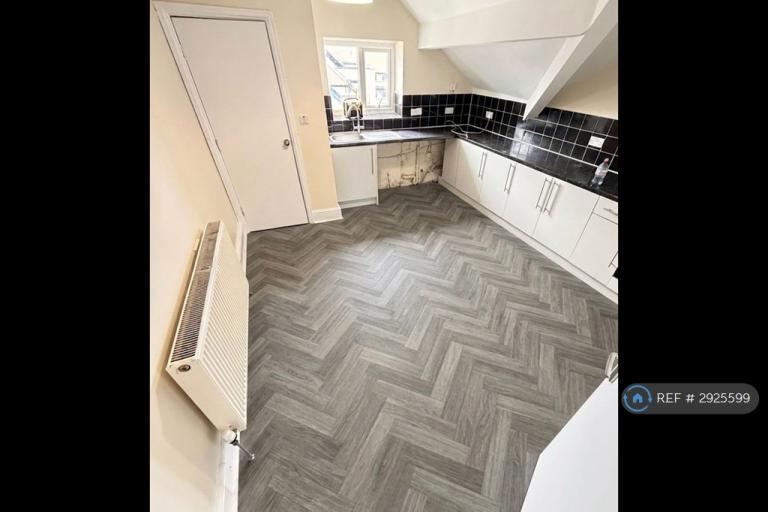 3 bedroom flat in Trinity Avenue, Conwy, LL30 (3 bed) (#2925599)