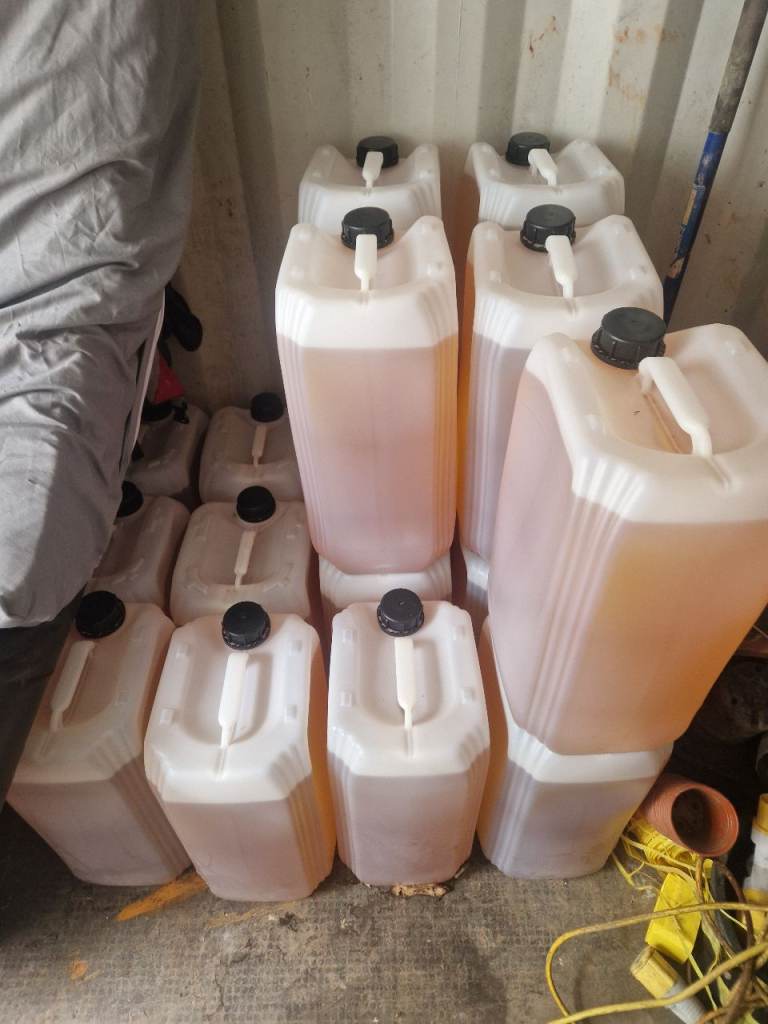 16 25liter drums of kerosene 400liters in total