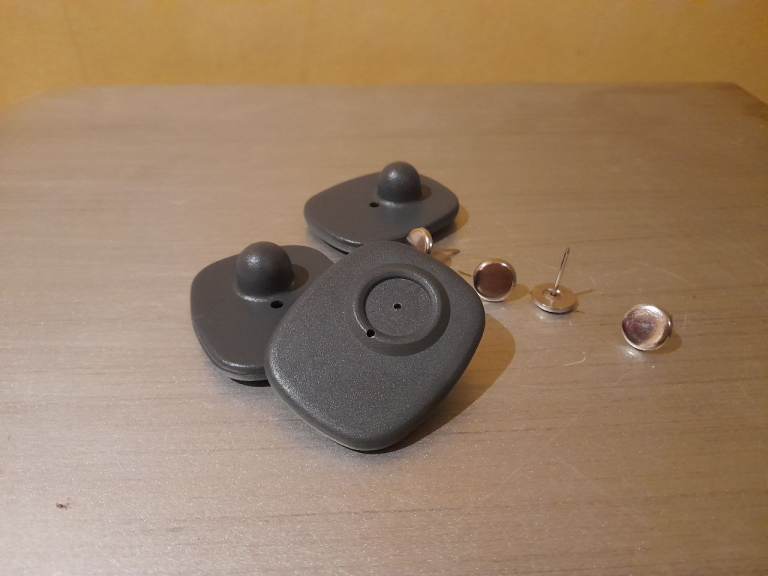 100 pcs Anti-Theft Security Hard Tag and Pin Radio Frequency