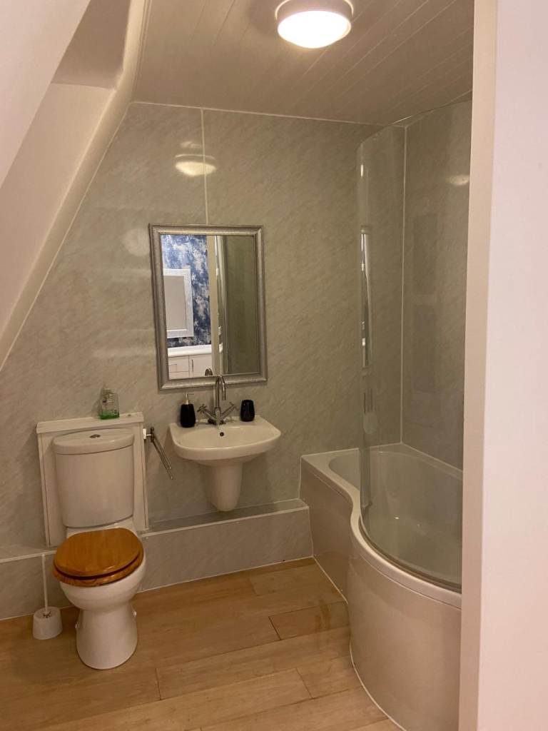 Fully furnished 2 beds in the city centre