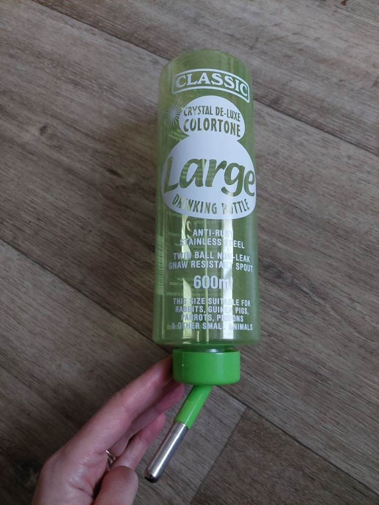 Large drinking bottle 