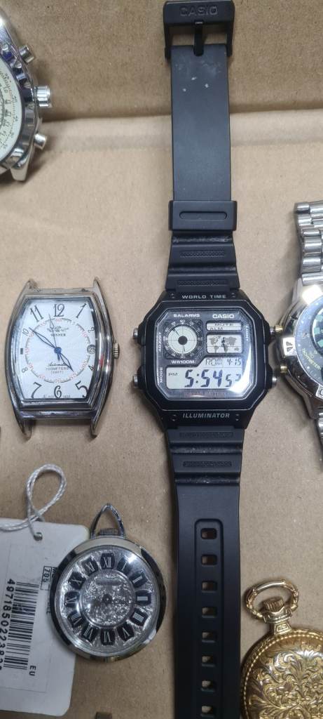 Job lot of vintage wristwatches & pocket watch Mechanical & quarts