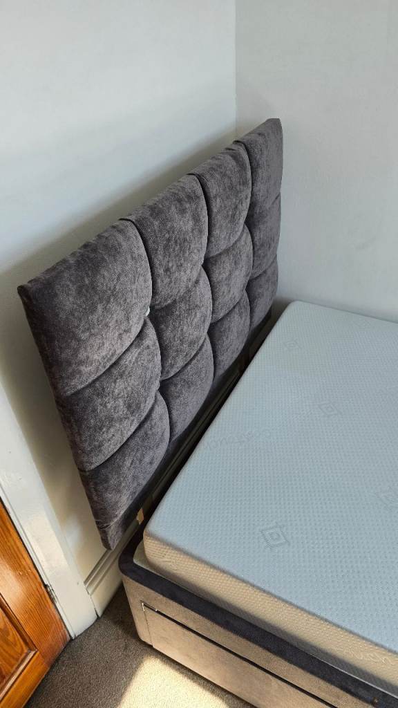 Small Single Room in 3 people house 