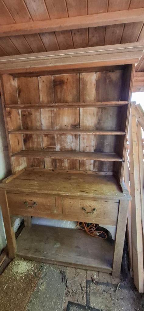 Wooden dresser with drawers – Rustic Look