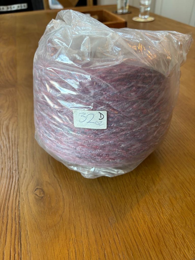 Machine knitting wool