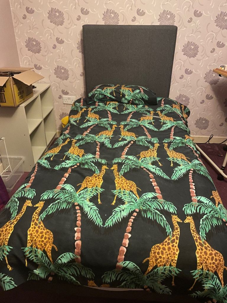 Dreams single adjustable bed base, headboard and Mattress 