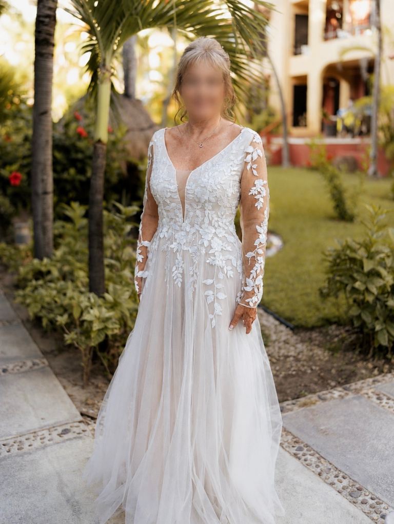 Kelsey Rose - Fallon (nude) wedding dress - size 10