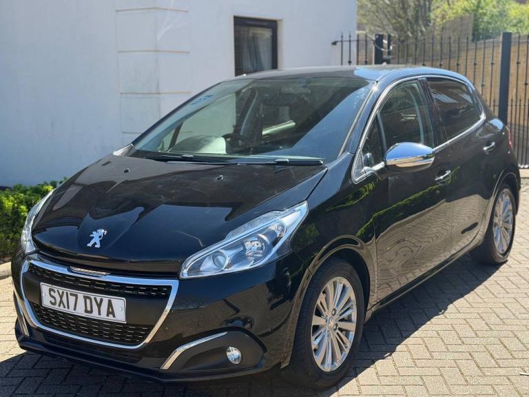 2017 Peugeot 208  1.2 PureTech 82 Allure 5dr HATCHBACK Petrol Manual