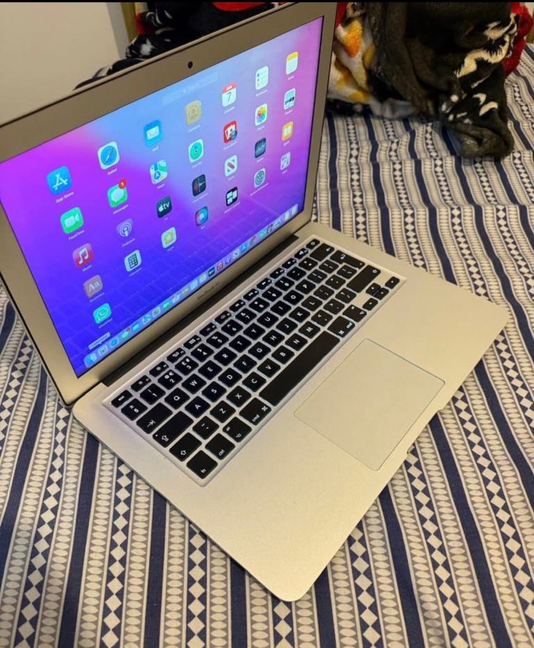 Apple MacBook Air 13-inch (2017) -  very good Condition