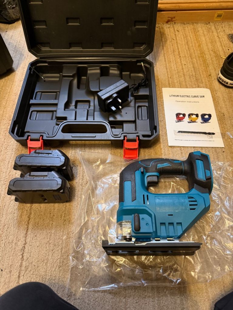 Cordless electric curve saw new